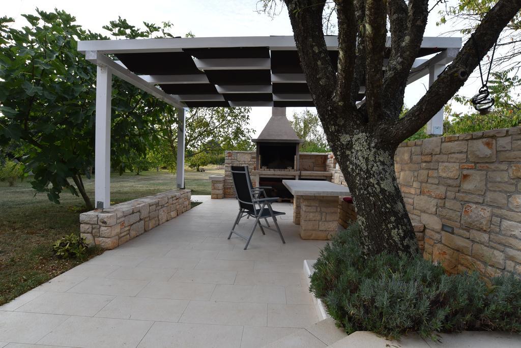 Holiday Home Brhanici Svetvinčenat Buitenkant foto